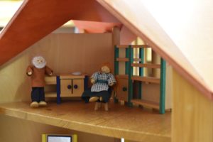 Puppenhaus, FOTO: Angelika Hleftschar
